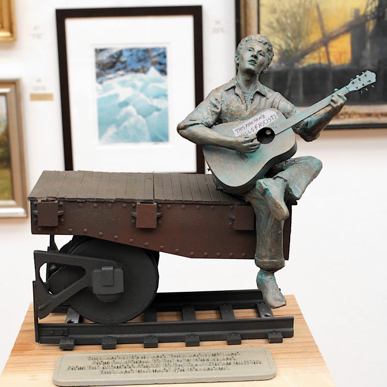 Michael Keropian, Woodie Guthrie, sculpture
